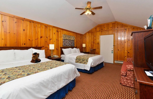 Your Old West Adventure Awaits! 2 Family-Friendly Units, Pool, FREE Parking!