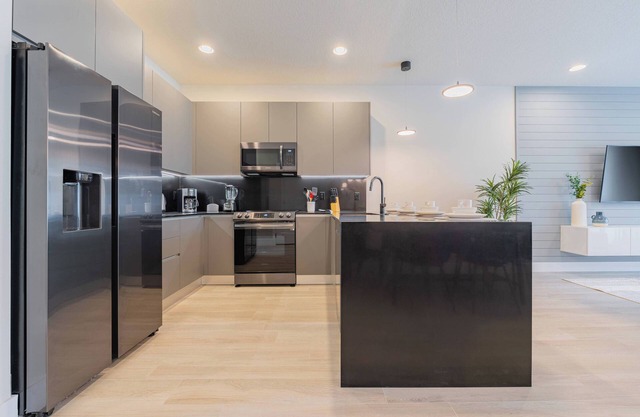 Your Orlando Retreat: Warm and Welcoming Townhome
