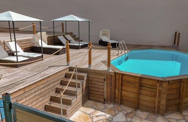 Your Perfect Getaway – A Two-Bedroom Haven Just Steps from Kalami Bay