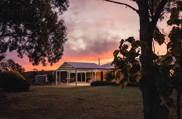 Your Perfect Getaway Destination - Fantastic views, walk, ride, wine, be!