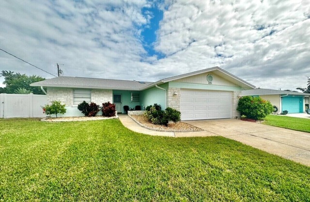 Your Piece of Ponce! SECLUDED BEACH, RIVER VIEW, FAMILY FRIENDLY AND LOTS OF FUN