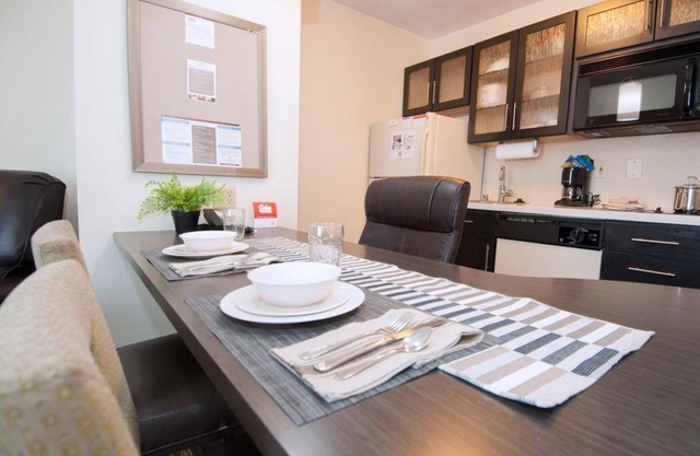 Your Relaxing Getaway Awaits! 4 Spacious Units, Pets Allowed