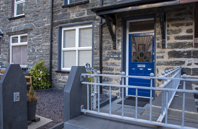 YR ADFA (THE RETREAT), family friendly in Blaenau Ffestiniog