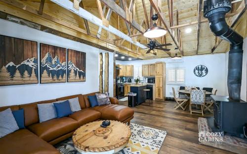 Yvonnies-Super Cool Convenient Comfy & Renovated Cabin