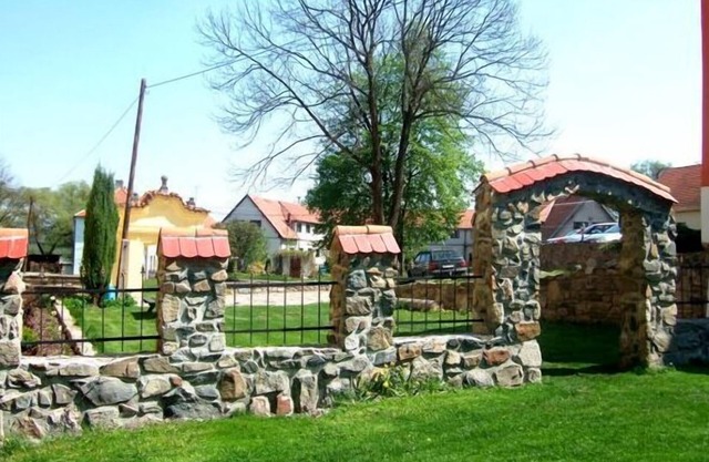 Zámek Lešany