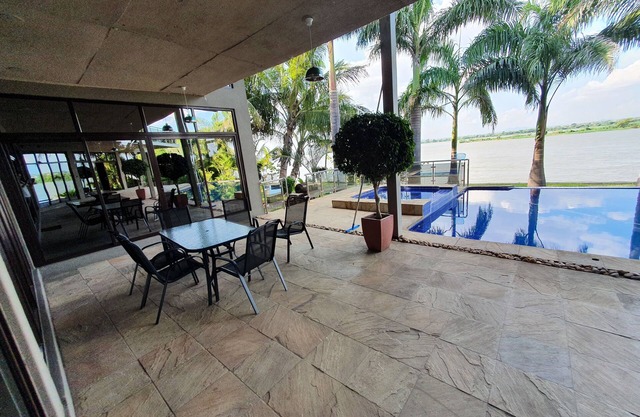 Zambezi Riverside Accommodation