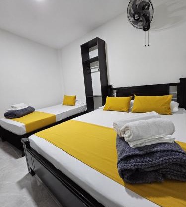 Zavara Hostal - Pueblo Tapao, 321-609-4407