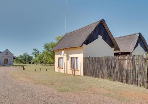 Zebula 1 Pela Lodge, 2-bedroom cottage