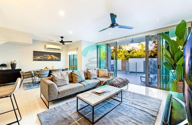 ZEN ARCTIC Luxury 2-Story T/House + Pool & Markets