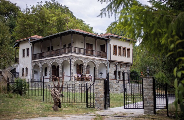 Zenios Dionysos - Traditional villa overlooking Pindos