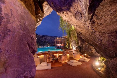 Zhangjiajie Qishi Li Cave Homestay