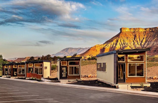 Zion Retreat: Brand New Tiny Home w/King Bed, Full Kitchen & Kids Loft #17