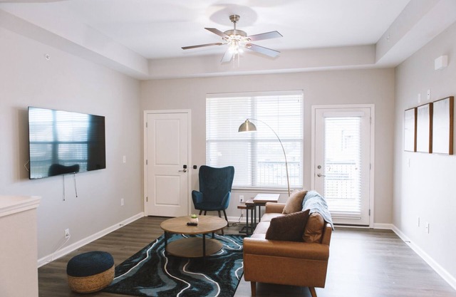 Zionsville Luxury 1BR w/Balcony