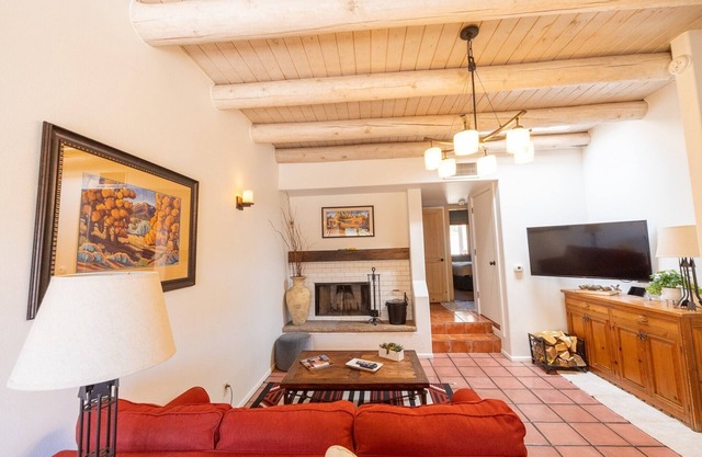 Zona Rosa 73, Santa Barbara