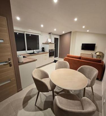 Pleurtuit Apartment | À L'ombre Du Pêcher