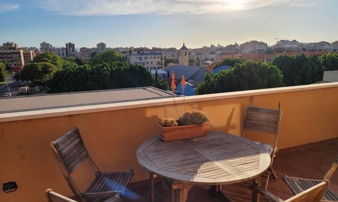 Santiago y Zaraiche Apartment | Ático dúplex zona Juan de Borbón