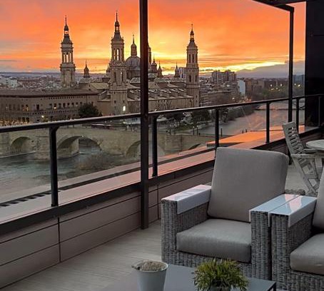 Barrio de Jesus Apartment | Ático mejores vistas al Pilar jacuzzi y garaje