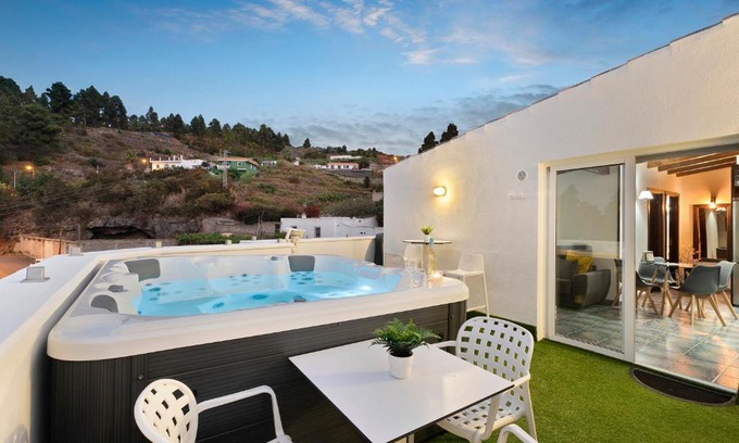 Cueva del Viento Apartment | Ático Miranda