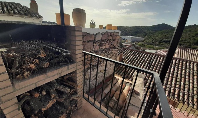 Chovar Apartment | ÁTICO RURAL "EL COLMENAR" para parejas, amigos o familia a la montaña