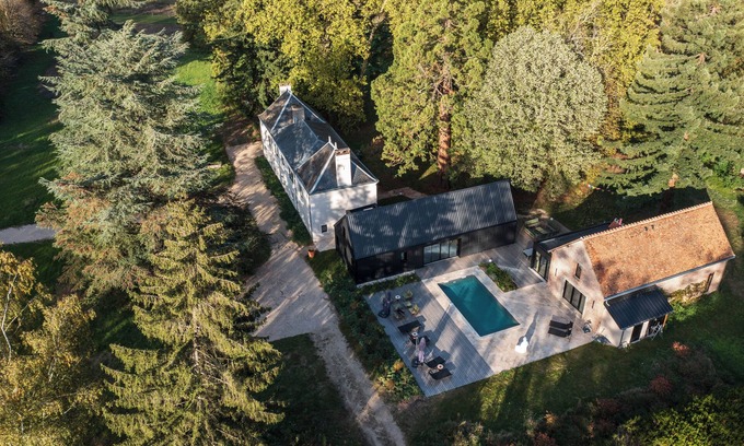 Pruniers-en-Sologne House | Évasion de Luxe : Domaine Design Près de Chambord
