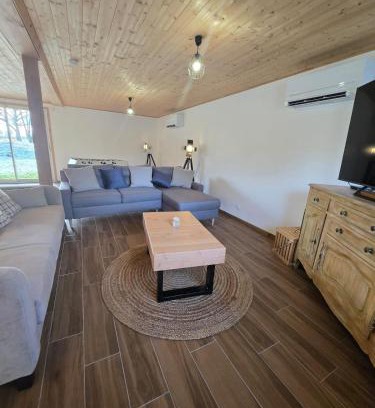 Moulicent Ski Chalet | Évasion en Normandie
