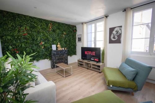 Chateaudun Apartment | Évasion Zen Tropic au Cœur de Châteaudun