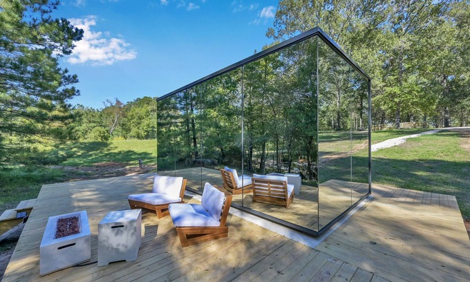 Coldspring House | ÖÖD Texas Mirror House (Houston)