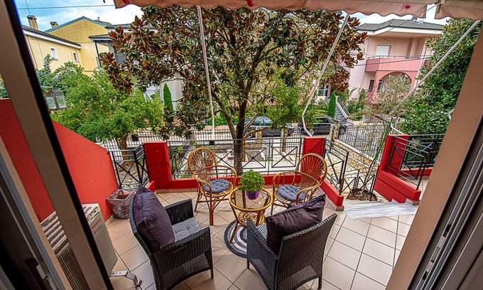 Ioannina Town Centre House | Ανακαινισμένη vintage μεζονέτα δίπλα στη λίμνη, κοντά στα δημοφιλή αξιοθέατα!