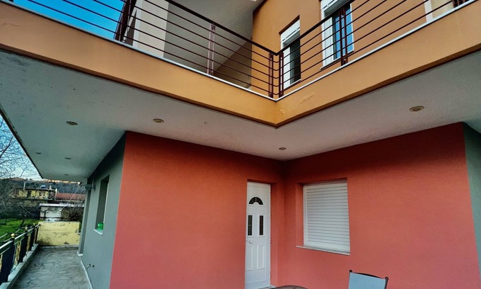 Karyes House | Απολαυστικος χώρος διαμονης.Σπιτι που μπορει να φιλοξενησει ολοκληρη οικογενεια.