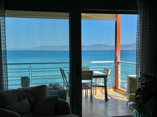 Lefkandi Apartment | Διαμερισμα μπροστά στη θάλασσα