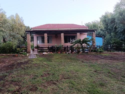 Lakopetra House | Κτήμα Εμιαλη