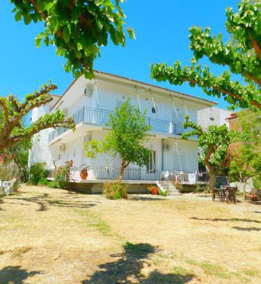 Pefki Apartment | Κωνσταντίνος Έλενα Studios