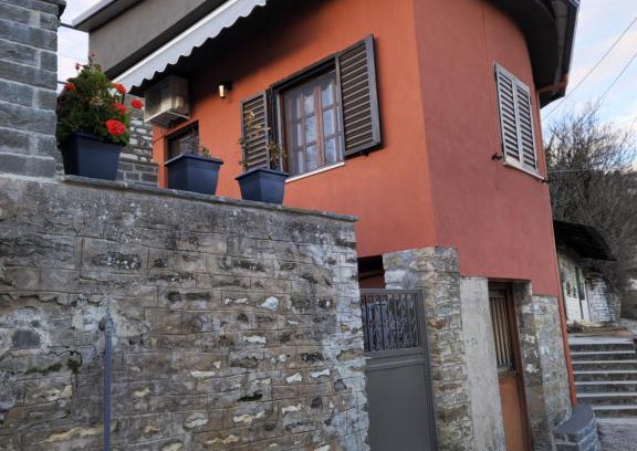 North Tzoumerka House | Ξενώνας museum 1ου ορόφου στο Ελληνικό Ιωαννίνων