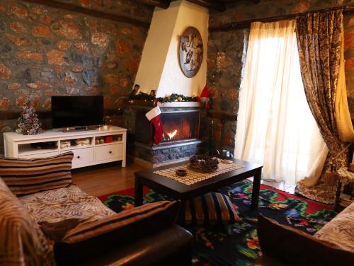 Aghios Athanasios Apartment | Παραδοσιακή μεζονέτα στον Π.Άγιο Αθανάσιο