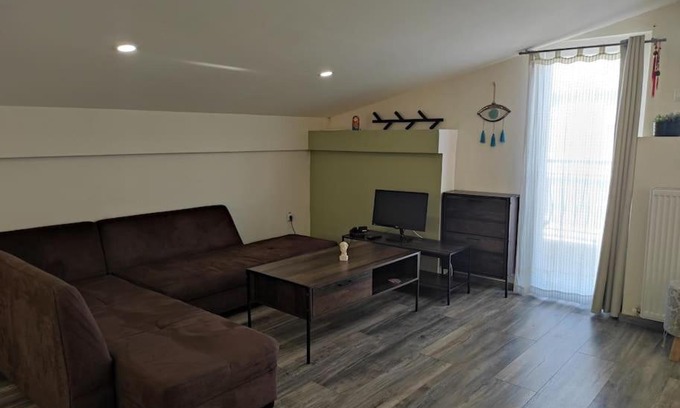 Stavroupoli Apartment | Σοφίτα Καλλύνω
