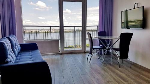 Dnipro Apartment | Апартаменты Sky в Мост Сити, 2 комнаты, Вид на реку, Балкон, Новый дом