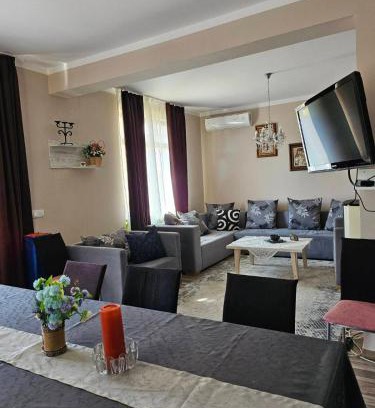 Elena House | Бадевски рай-къща Вяра