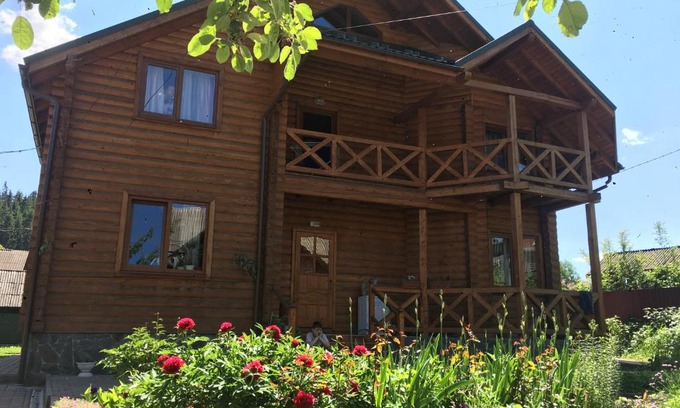 Vorokhta House | Барви Карпат