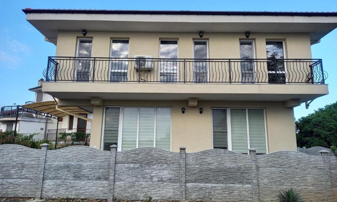 Chernomorets Villa | вила ФЛОРА