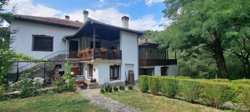 Apriltsi House | Вила ХВОЙНА
