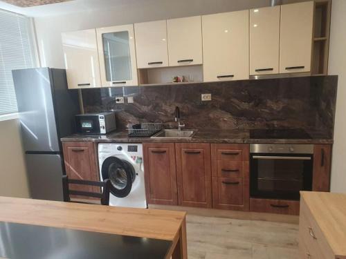 Yambol Apartment | Граф игнатиев луксозен апартамент с топ гледка