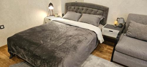 Krivoy Rog Apartment | Затишні апартаменти зі сховищем на Святогеоргієвській 15