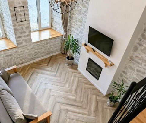 Kamenets-Podol'skiy Apartment | Квітка на камені , Старе місто, з окремим двориком