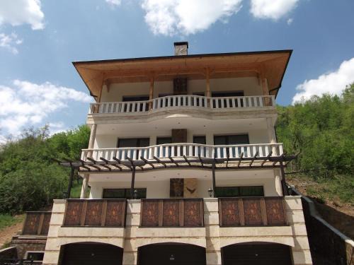 Troyan House | Къща за гости ДОБРУДЖАНКА
