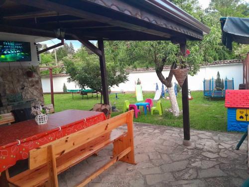 Elena House | Къща за гости Еленска свежест