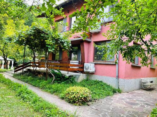 Ribaritsa House | Къща за гости Станеви