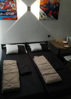 Holosiivskyj Apartment | Нові апартаменти, поруч лікарня та парк Феофанія, МХП