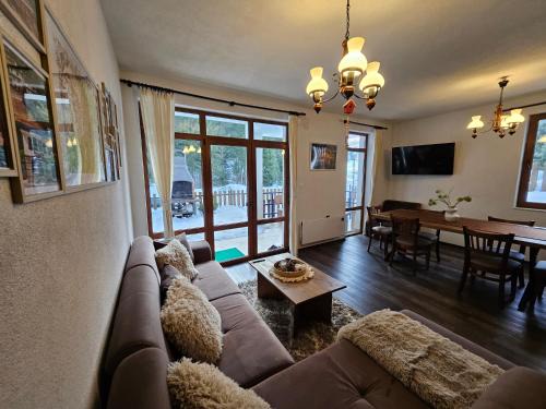 Stoykite House | самостоятелна къща Планински перли, дом 1 на 5 мин от ски лифт Стойките, Пампорово