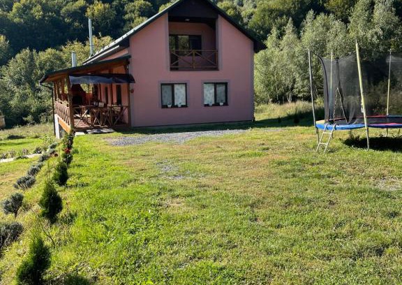 Serednye House | соколів камінь