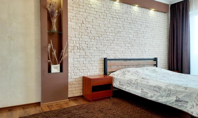 Kryvyi Rih Apartment | Староярмаркова с видом на парк и реку